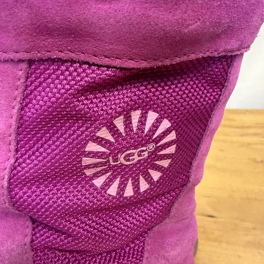 Ugg Australia Bobbey winter snow boots magenta and gray color combination size 5